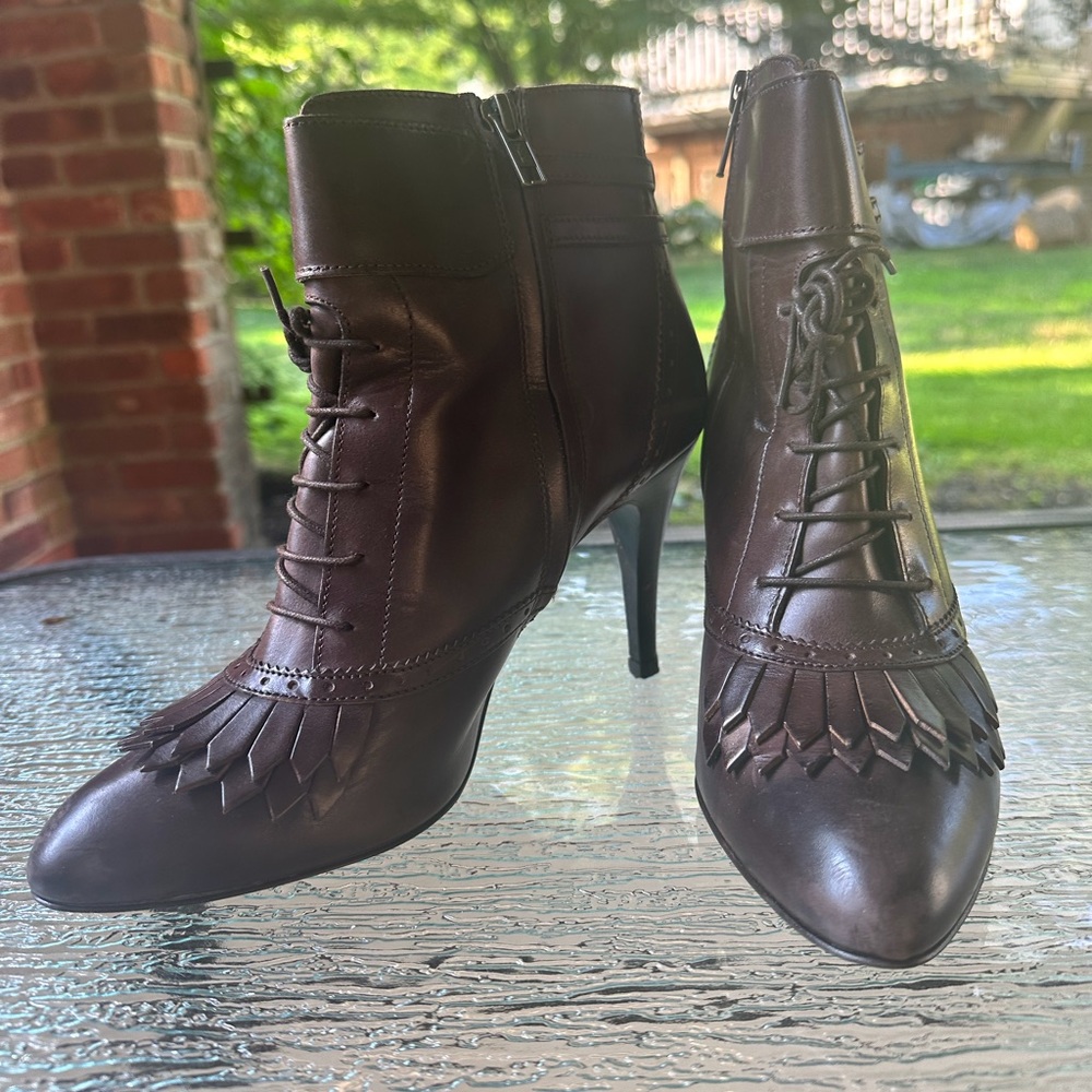 Jcrew Ankle Boots with Lace. Burgundy color
